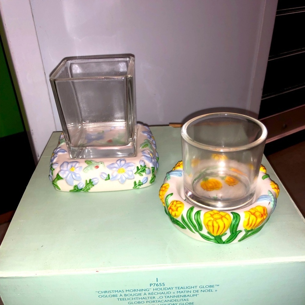 PartyLite Ceramic Floral votive/Tealight Holders in White and Yellow